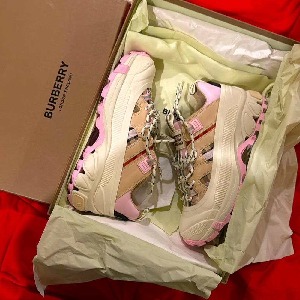Authentic Arthur Burberry Sneakers Women Size 7